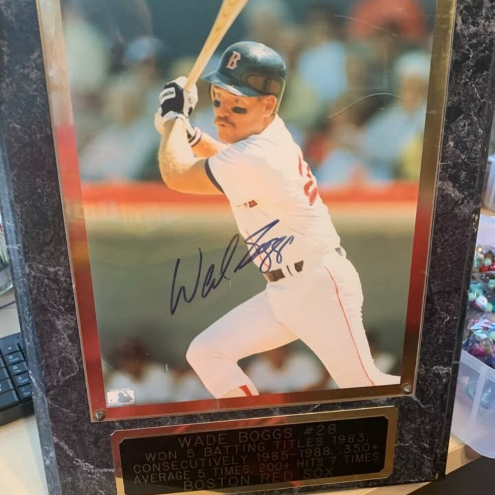 Wade Boggs #28 Boston Red Socks SIGNED 8 X10 PHOTO FRAMED WITH COA